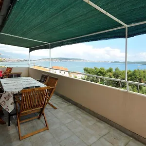 apartment-sandra-trogir.hotels-in-trogir.com/
